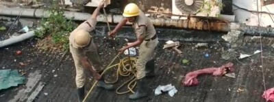FIRE BROKE-OUT : ব্যস্ততম বড়বাজার এলাকায় দিনেদুপুরে আগুন,তিনটি ইঞ্জিনের চেষ্টায় আগুন নিয়ন্ত্রণে