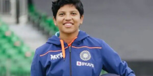 Richa Ghosh; অভিষেক টেস্টে অর্ধশতরান করলেন শিলিগুড়ি কন্যা রিচা ঘোষ