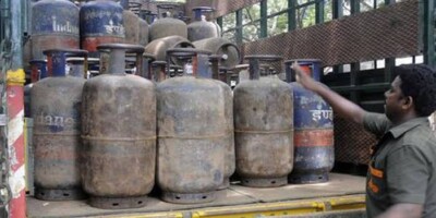 LPG Gas Price Hike :  লোকসভা নির্বাচনের আগে গ্যাসের দাম বৃদ্ধি