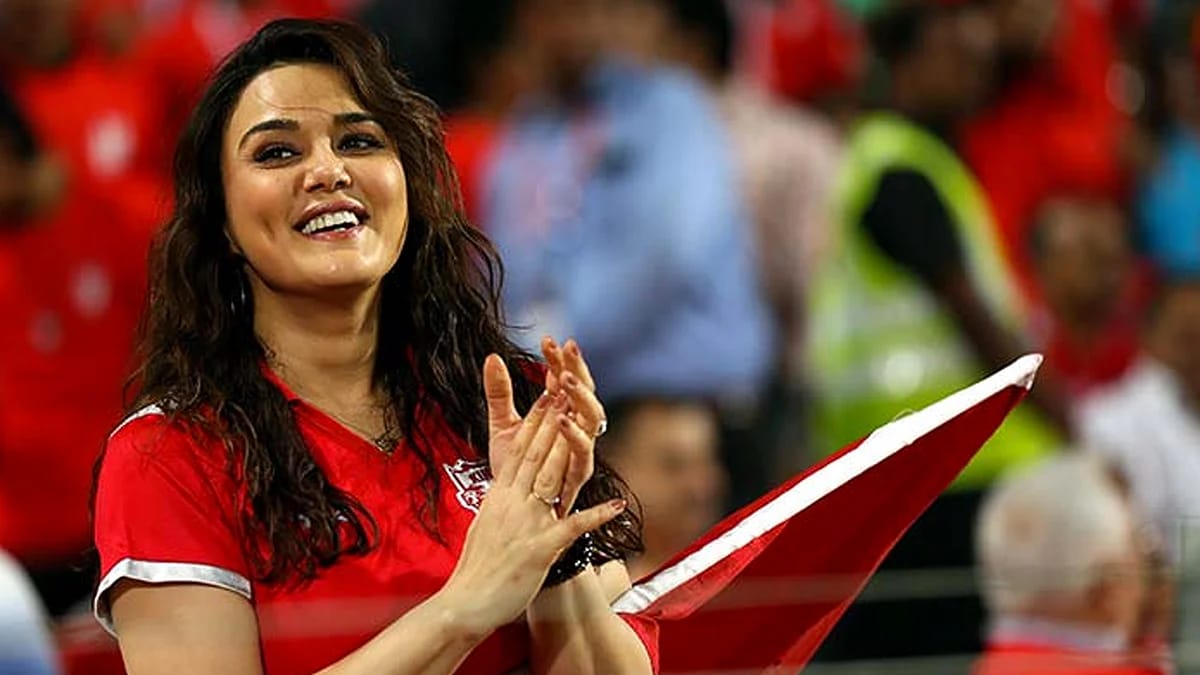 তিনি ‘ডিম্পল গার্ল’। কিন্তু প্রয়োজনে মা কালীও হতে পারেন।