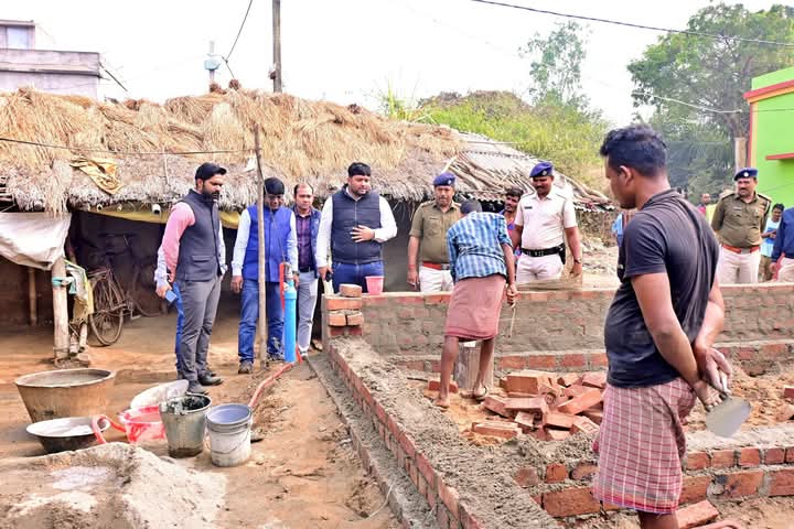 ‘বাংলার বাড়ি’ প্রকল্পের কাজে পিছিয়ে অভিষেকের দক্ষিণ ২৪ পরগণা জেলা।