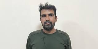 ঘড়ির কাঁটা পাঁচটা ছোয়ার অপেক্ষা, পাকিস্তানকে প্রতিহত করে ঘরে ফিরছেন পূর্ণম সাউ