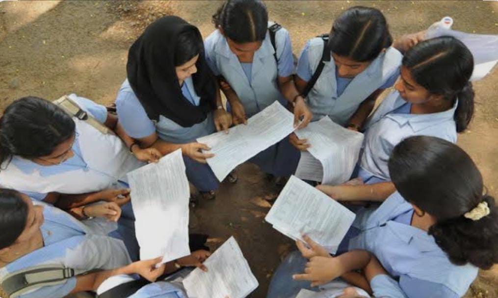 পাঠ্যবইের আগে সামাজিকতার পাঠ।