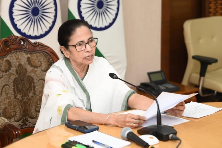 এবার রাজ্যের লক্ষ্য ‘ভারী শিল্প’। মন্ত্রীসভার বৈঠকে ছাড়পত্র একাধিক ইস্পাত শিল্পের জমি