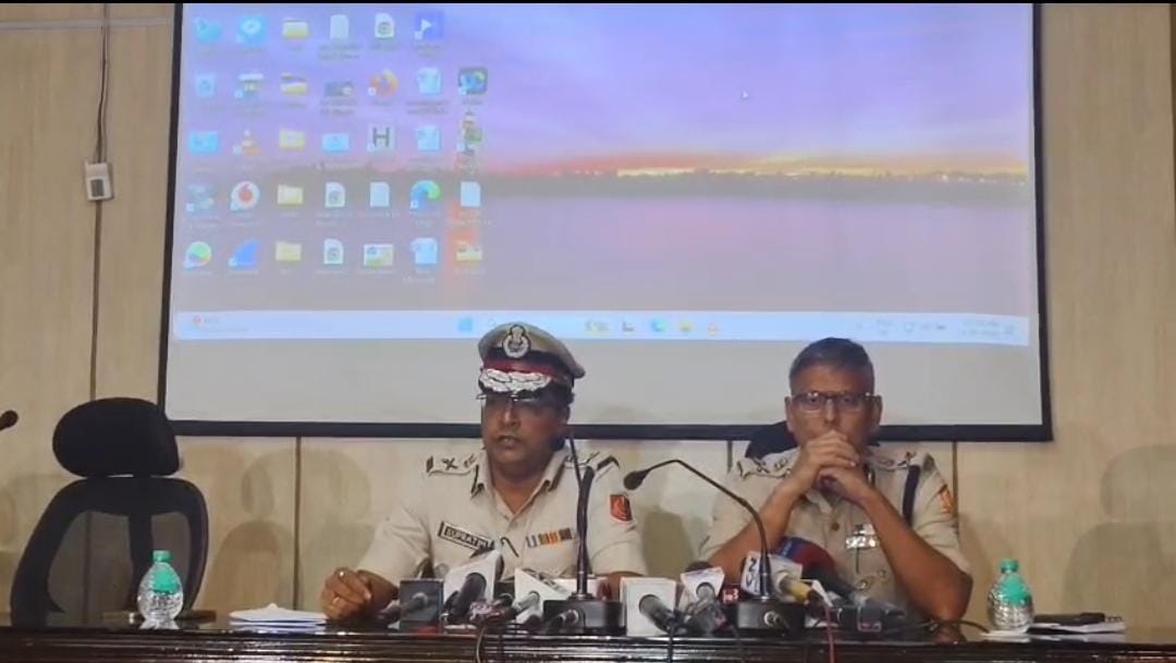 প্রথম বেআইনি কাজটা আন্দোলনকারীরাই করেছে, সাংবাদিক সম্মেলনে বিস্ফোরক পুলিশ