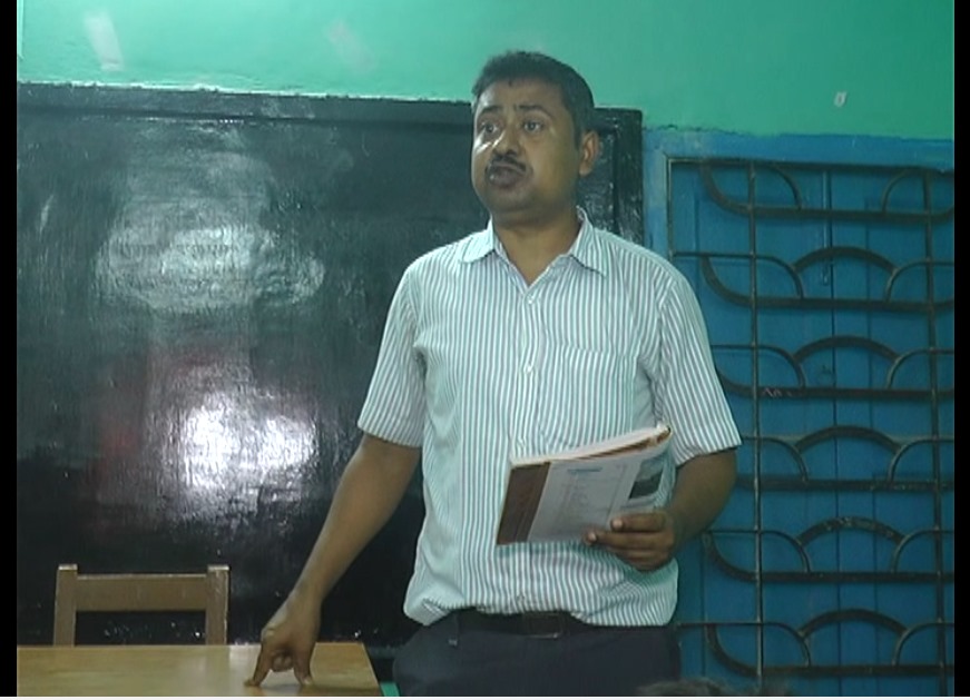 মাথায় একরাশ চিন্তা নিয়েই স্কুলে চাকরিহারা যোগ্য শিক্ষক শিক্ষিকারা