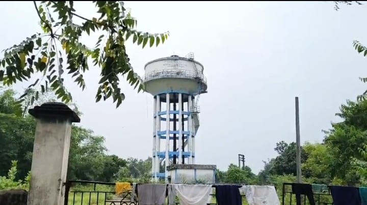 তৈরি হয়েছে দশ বছর আগে। জল আসেনি আজ‌ও