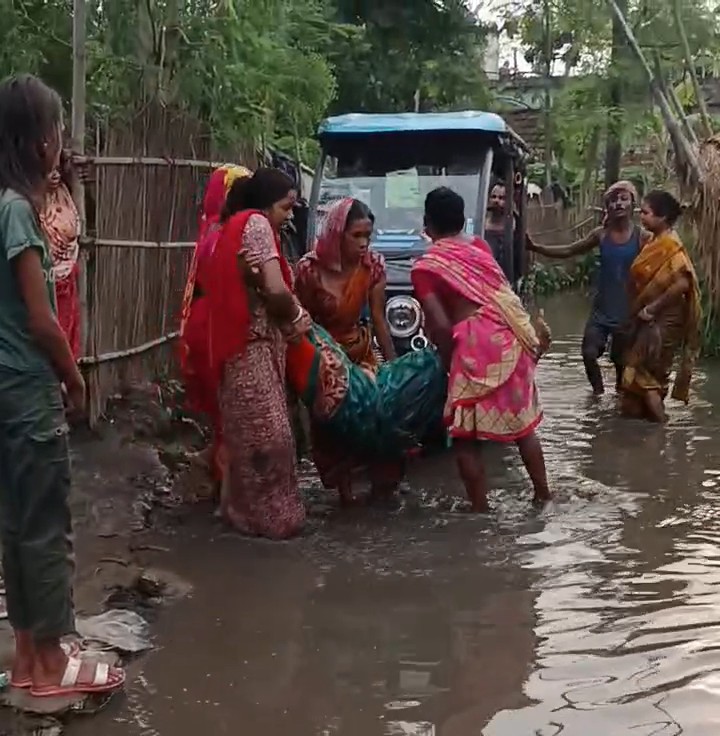 পঞ্চায়েত সদস্য বিজেপির‌। তাই কি মন্ত্রীর পরিবারের যাতায়াতের রাস্তা‌ও সারাই হবে না!