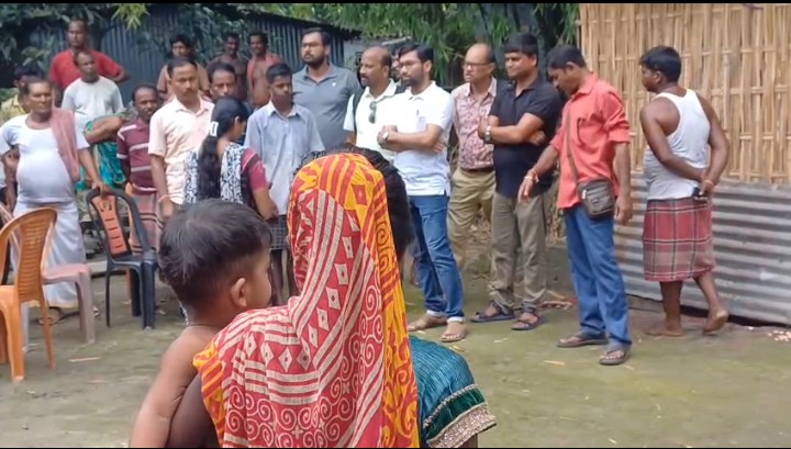 খিদের জ্বালায় কাঁদতে থাকা থাকা সন্তানকে তিস্তায় ছুঁড়ে ফেললেন অভাবী মা।
