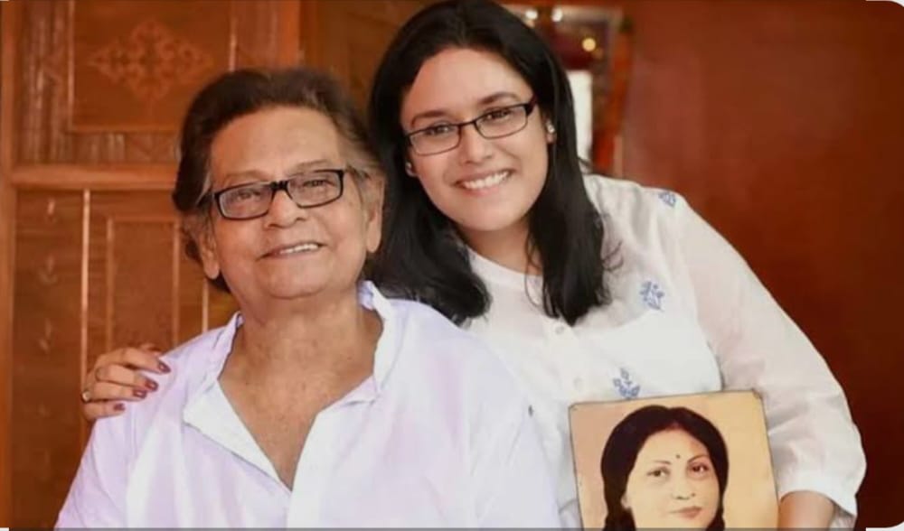 “বাবা দিবসে ” বাবার দায়িত্ব নেওয়া এক বাবা ,মেয়ের কাহিনী ।