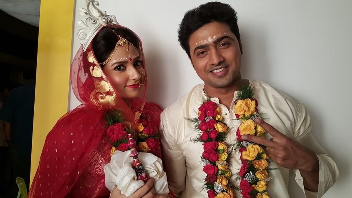১২ বছর পর… একসঙ্গে ধরা দিলেন দেব-শুভশ্রী