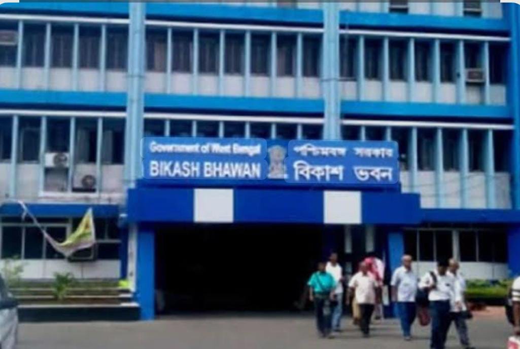 কেন্দ্রীয়ভাবে শিক্ষাকর্মী নিয়োগে উদ্যোগী রাজ্যের শিক্ষা দফতর
