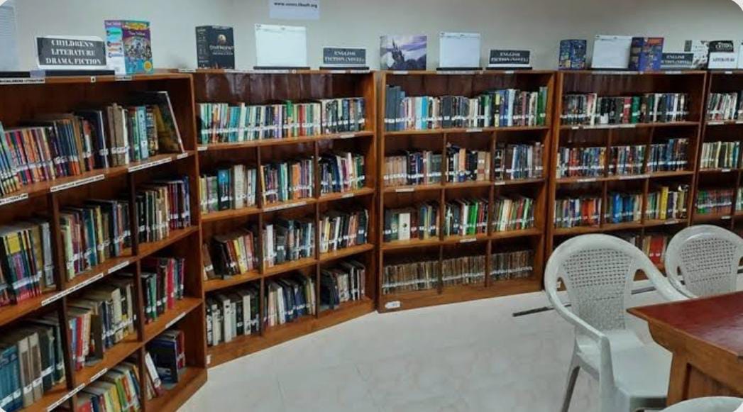 দুটি সরকারি স্কুলে একজন লাইব্রেরিয়ান