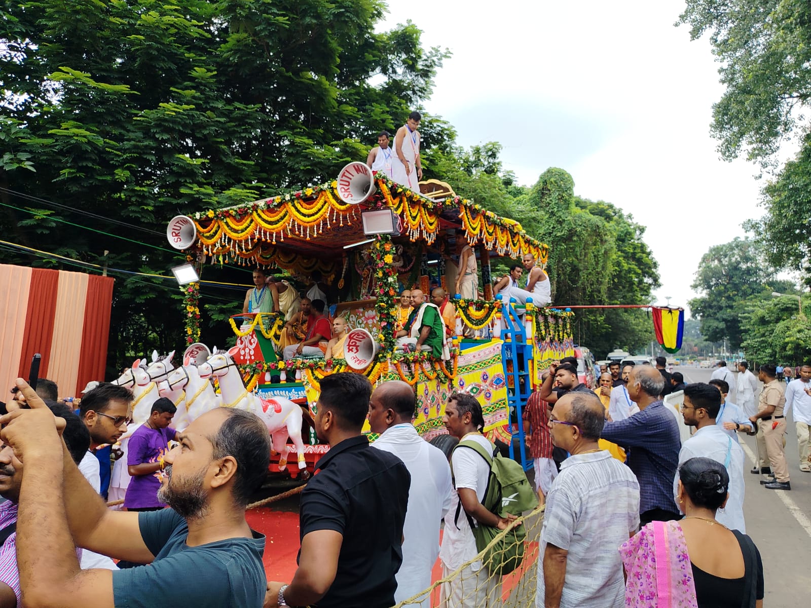 মাসির বাড়ি থেকে ঘরে ফিরছেন জগন্নাথ, উল্টোরথে ভক্তদের ভিড় কলকাতায়