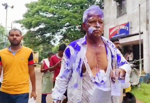 খড়গপুরে বাম নেতাকে হেনস্থা, হাইকোর্টের দ্বারস্থ সিপিআইএম নেতা অনিল দাস।