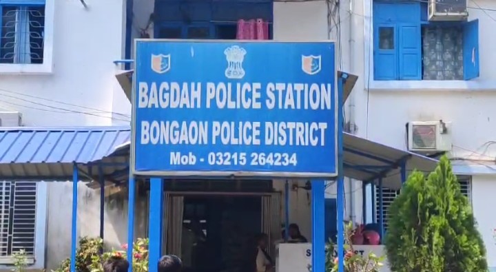কোটি টাকা আত্মসাৎ করে চম্পট গ্রাহক সেবা কেন্দ্রের এজেন্টের। বিপাকে শতাধিক গ্রাহক