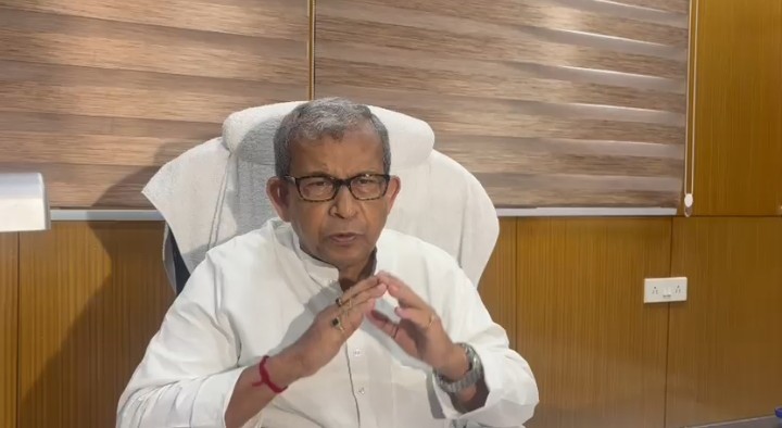 ‘ডিভিসি-কে রোজ ইমেইল করছি। কিন্তু কাজের কাজ কিছু হচ্ছে না।‌’ ডিভিসি-র কাজে খেদ প্রকাশ সেচ মন্ত্রীর