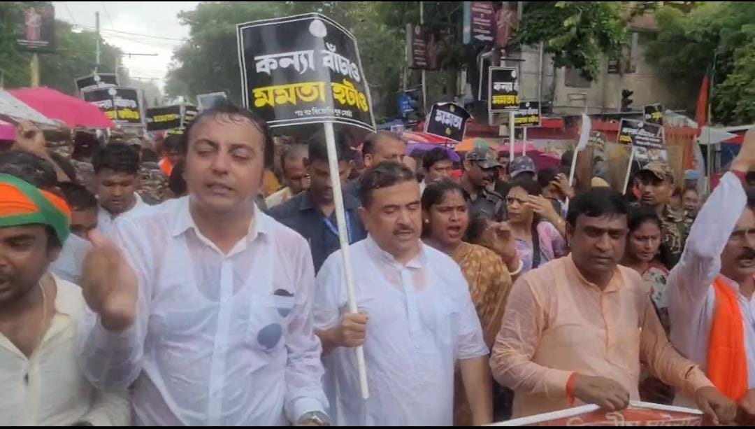 ‘গুলিও খেতে রাজি’, কসবাকাণ্ডের প্রতিবাদে পথে নেমে হুঁশিয়ারি শুভেন্দুর