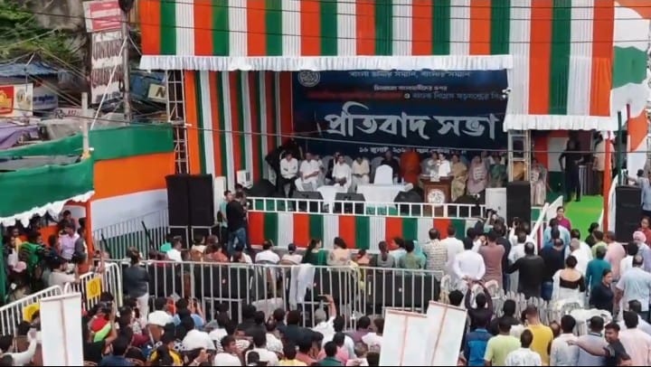 “বিজেপির দালালি করবেন না।” ইলেকশন কমিশনকে চূড়ান্ত আক্রমণ তৃণমূল নেত্রীর